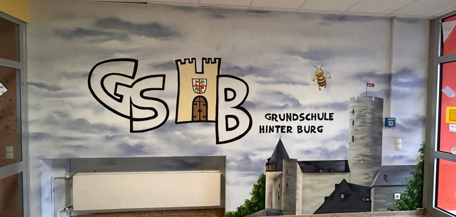 Die neu gestaltete Wand erstrahlt in neuem Glanz